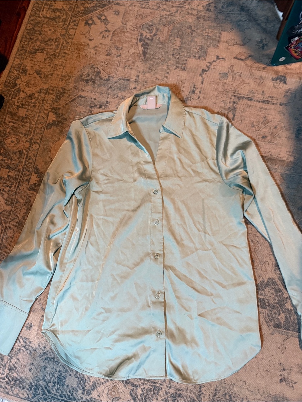 H&M Pale Mint Green Long-Sleeve Button-Down Shirt